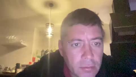 guil0 online show from October 16, 7:49 am