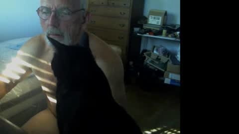 Roy online show from December 2, 8:01 pm