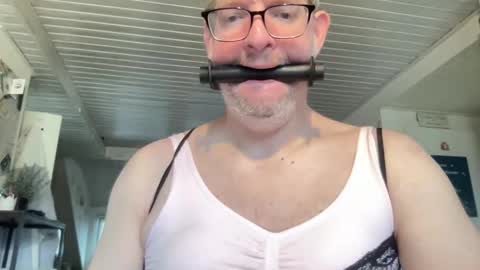 gummicasual online show from February 10, 9:36 am