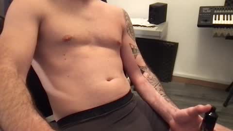 guntboy online show from December 25, 5:58 pm