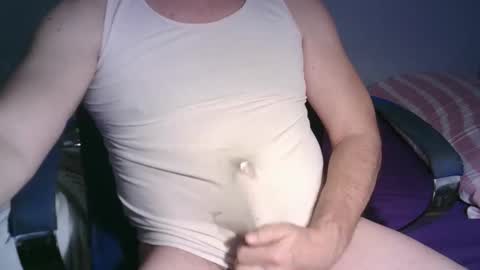 gusanito_7 online show from November 11, 6:46 pm