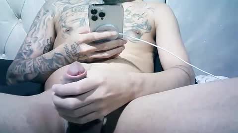 gustavo942493 online show from May 27, 2:52 am