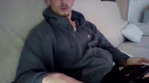 Flo online show from November 25, 3:25 pm