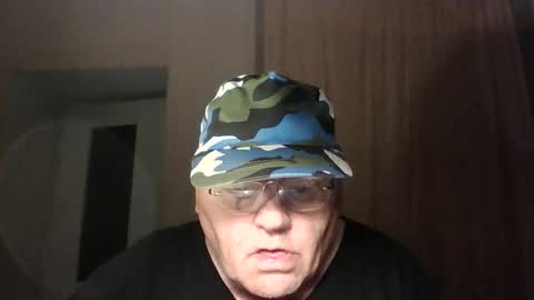 guyboy73 online show from September 21, 8:09 pm