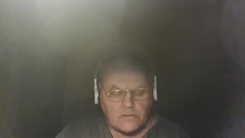 guyboy73 online show from September 16, 2:23 am