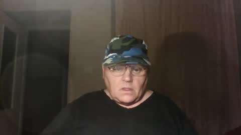 guyboy73 online show from September 20, 2:44 am
