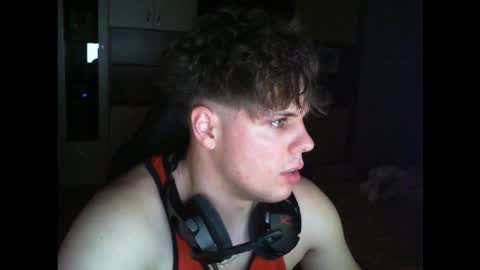 gymguy0505 online show from December 16, 11:01 pm