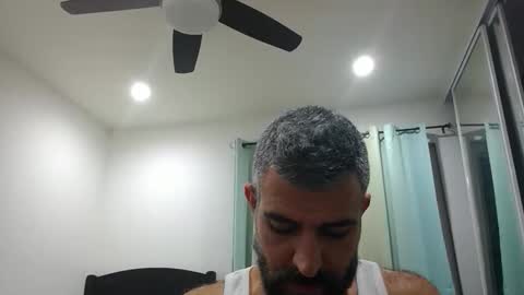 h0nest84 online show from October 25, 5:31 am