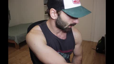 Snapshot of hairy_superman chatting on October 5, 10:14 pm hairy_superman online show from October 5, 10:14 pm