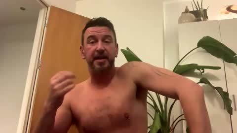 Hairybearhole online show from November 24, 6:20 pm