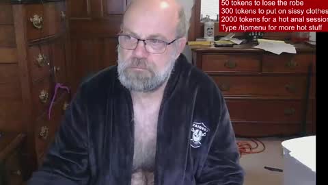 HairyDaddyBear69 online show from May 30, 11:10 am