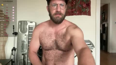 Snapshot of hairyfitguy444 chatting on September 23, 3:44 pm Harry Fit Big Bro Dad Sir online show from September 23, 3:44 pm