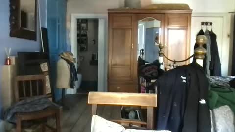 Snapshot of hairyleatherguy chatting on September 30, 12:09 pm Hairy Guy online show from September 30, 12:09 pm