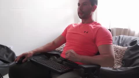 Snapshot of hairyncuteass chatting on January 15, 8:05 pm hairyncuteass online show from January 15, 8:05 pm