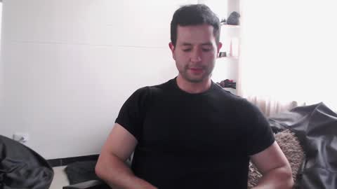 Snapshot of hairyncuteass chatting on January 25, 9:35 pm hairyncuteass online show from January 25, 9:35 pm