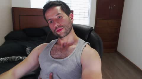Snapshot of hairyncuteass chatting on February 1, 10:34 pm hairyncuteass online show from February 1, 10:34 pm