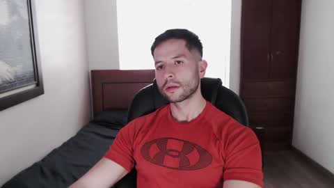 Snapshot of hairyncuteass chatting on February 8, 7:16 pm hairyncuteass online show from February 8, 7:16 pm