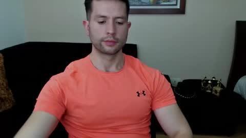 Snapshot of hairyncuteass chatting on February 12, 9:33 pm hairyncuteass online show from February 12, 9:33 pm