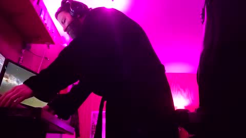 Justin online show from March 3, 6:45 am