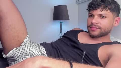 Independent       model  online show from March 13, 11:33 pm