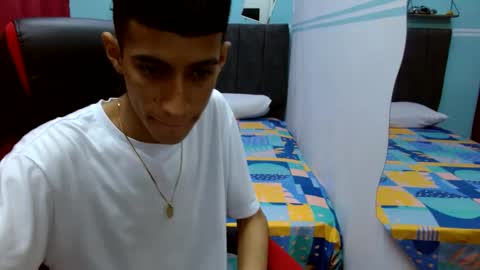 hamcummboy20 online show from December 4, 1:25 am