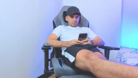 hamiltong12 online show from February 20, 12:29 am