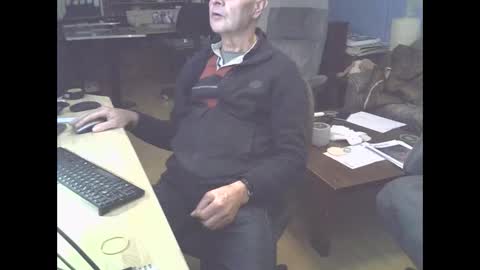 Snapshot of hamto65 chatting on December 16, 8:48 pm Prefer men 80 online show from December 16, 8:48 pm