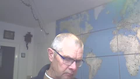 Snapshot of hamto65 chatting on March 2, 10:13 pm Prefer men 80 online show from March 2, 10:13 pm
