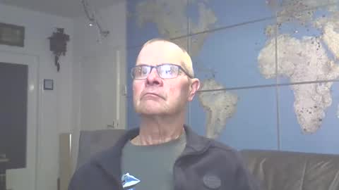 Snapshot of hamto65 chatting on March 6, 10:15 pm Prefer men 80 online show from March 6, 10:15 pm