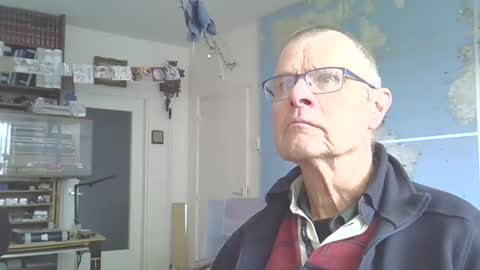 Snapshot of hamto65 chatting on February 19, 3:38 pm Prefer men 80 online show from February 19, 3:38 pm