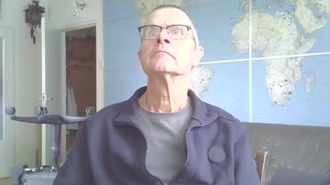 Snapshot of hamto65 chatting on October 5, 12:53 pm Prefer men 80 online show from October 5, 12:53 pm