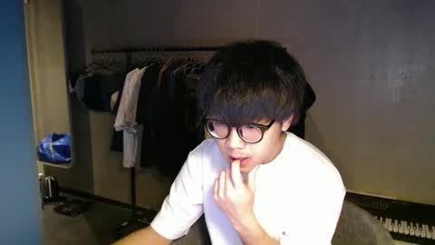 handsome_mannn online show from December 13, 11:33 pm