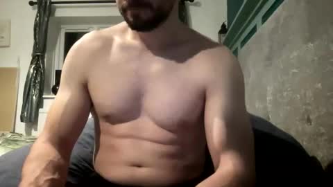 handsomeboxer90 online show from November 27, 8:45 pm