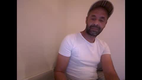 handsomepenis20cm online show from September 9, 9:46 pm