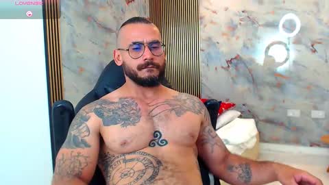 hanz_col online show from March 4, 6:47 am