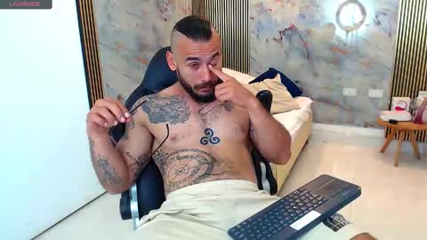hanz_col online show from February 18, 2:05 am