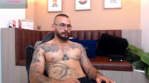 hanz_col online show from March 7, 12:01 pm
