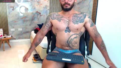 hanz_col online show from March 1, 11:39 am