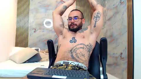 hanz_col online show from January 25, 4:34 am