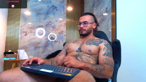 hanz_col online show from December 26, 4:21 am