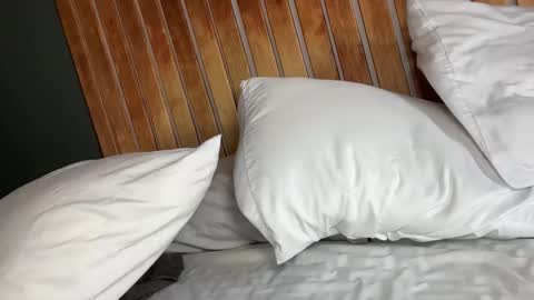 hanzlagerfelt online show from November 2, 8:13 pm