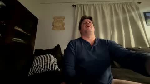 Snapshot of happilymarr1ed chatting on January 7, 3:26 am DadBod online show from January 7, 3:26 am