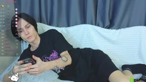 Mark online show from April 11, 11:41 pm