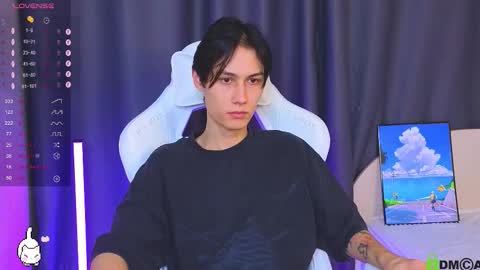 Mark online show from December 13, 11:00 pm