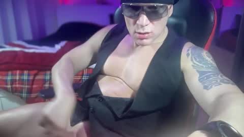 Snapshot of hardmattsteel chatting on February 8, 1:32 am MATTSTEEL - ITALIAN STALLION online show from February 8, 1:32 am