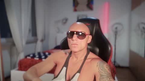 Snapshot of hardmattsteel chatting on September 24, 12:47 pm MATTSTEEL - ITALIAN STALLION online show from September 24, 12:47 pm