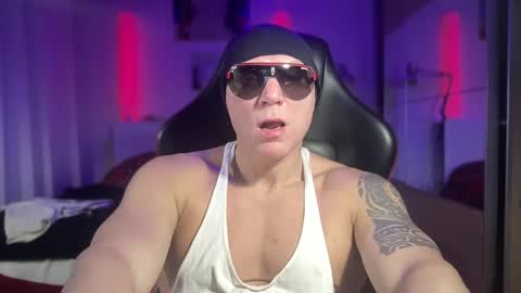 Snapshot of hardmattsteel chatting on February 16, 2:32 pm MATTSTEEL - ITALIAN STALLION online show from February 16, 2:32 pm