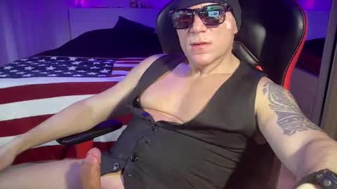 Snapshot of hardmattsteel chatting on March 12, 1:03 am MATTSTEEL - ITALIAN STALLION online show from March 12, 1:03 am