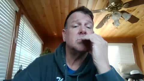 Snapshot of hardsweetandsticky chatting on February 10, 9:36 pm HSS online show from February 10, 9:36 pm