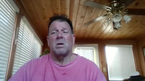 Snapshot of hardsweetandsticky chatting on December 9, 9:11 pm HSS online show from December 9, 9:11 pm